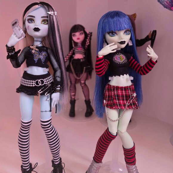 Monster High G3 Ghoulia Yelps Emo custom - Picture 2 of 2